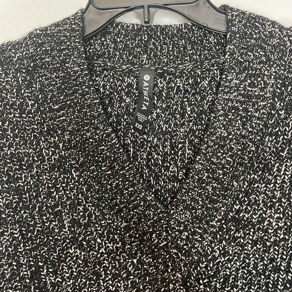 Athleta | Black & White Wool Shasta V-Neck Sweater Size XXS - Picture 5 of 8